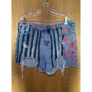 Her Universe DC Comics Birds of Prey Harley Quinn Denim Stars & Stripes Shorts